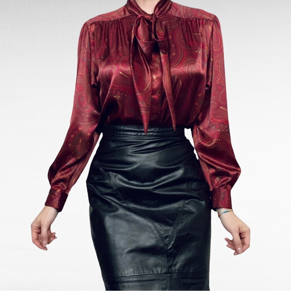 VINTAGE | 1980’s Evan Picone Petites Maroon Paisley Print Satin Tie Front Shirt